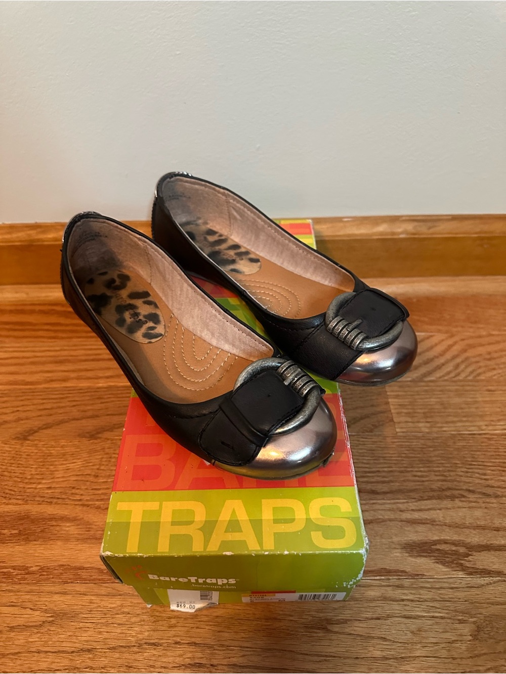 Bare Traps Women's Ballet Flats Black/Metallic Copper W/ Deco Buckle Size 6M